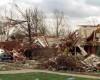 9 апреля 1999 года от Блу Эш, штат Огайо, почти ничего не осталось – по городку прошелся разрушительный торнадо. Более 300 домов были уничтожены почти до основания, и еще около 100, попавшиеся на пути торнадо.